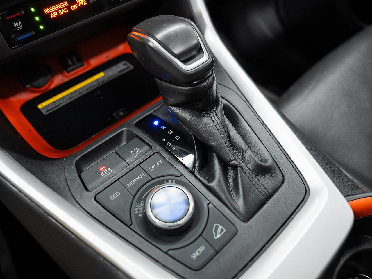2019 Toyota RAV4 TRAIL AWD | Leather | Sunroof | Cooled Seats | BSM Photo