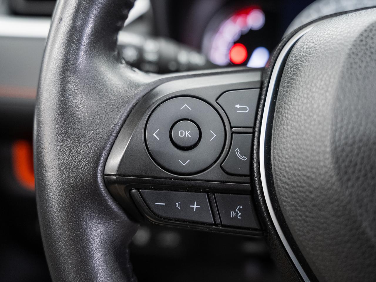 2019 Toyota RAV4 TRAIL AWD | Leather | Sunroof | Cooled Seats | BSM