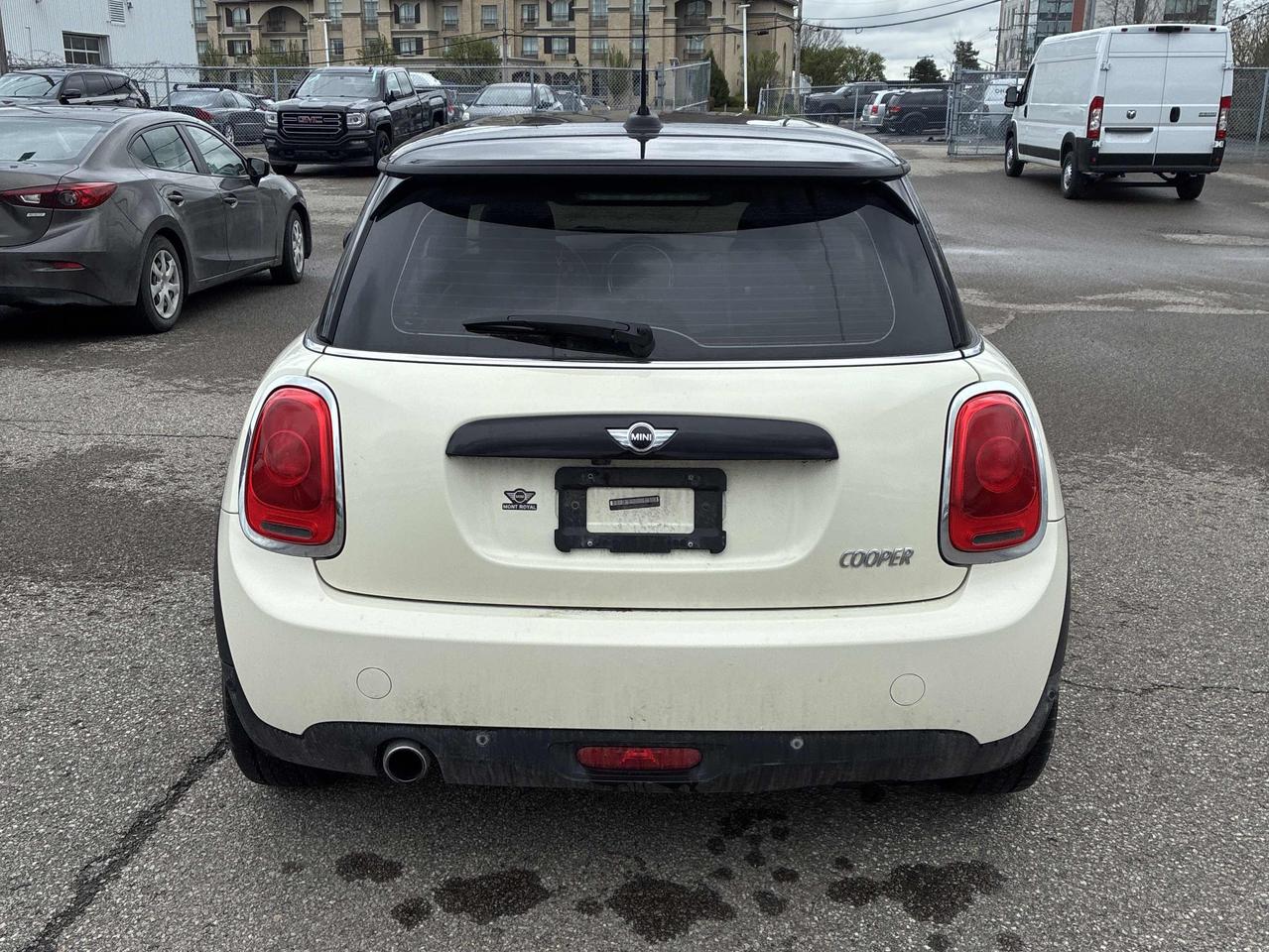 2018 MINI Cooper UNION JACK, LOW MILEAGE, SUNROOF & MORE!! Photo7