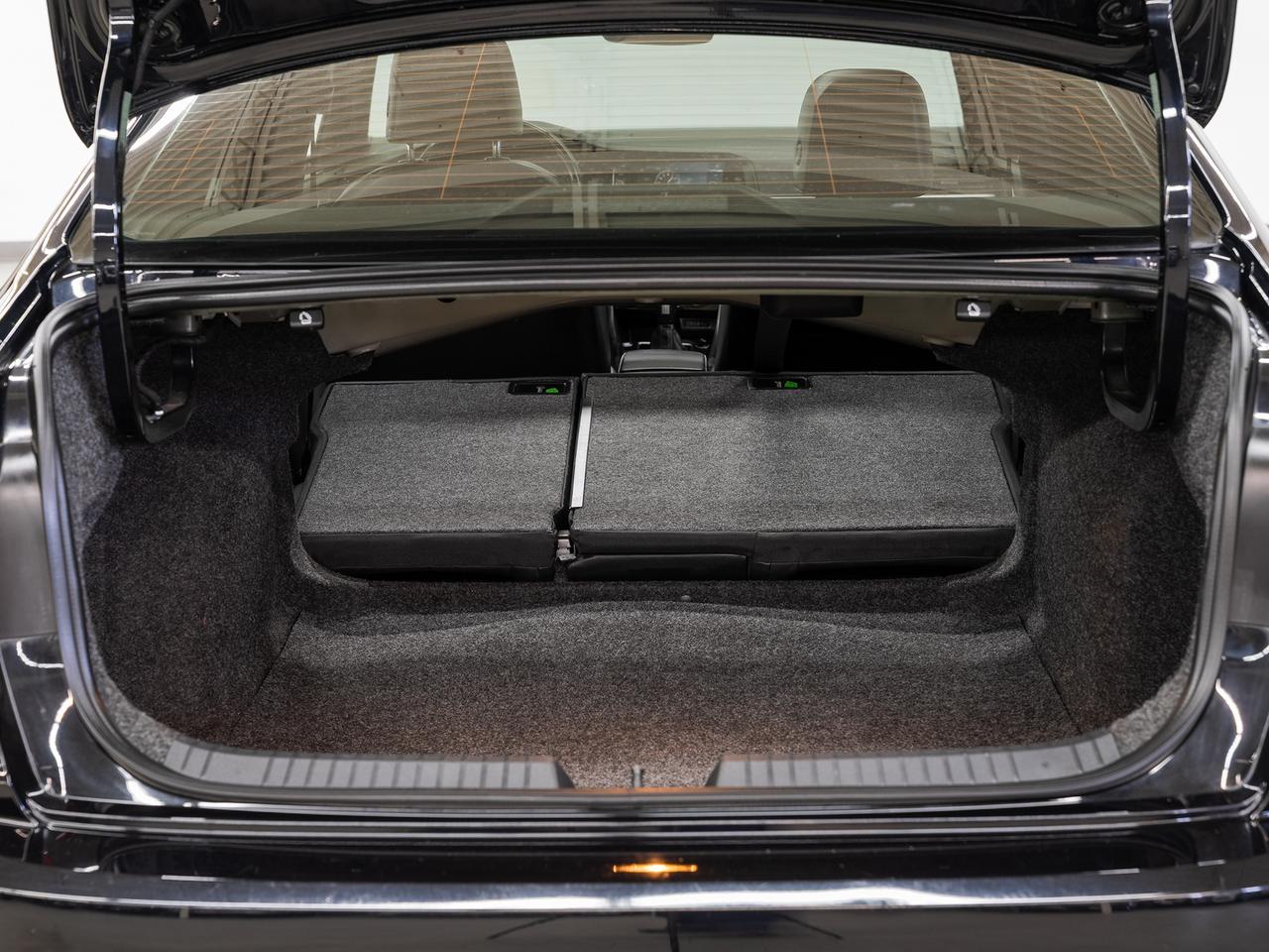 2021 Volkswagen Jetta HIGHLINE R-LINE | Nav | Sunroof | BSM | CarPlay