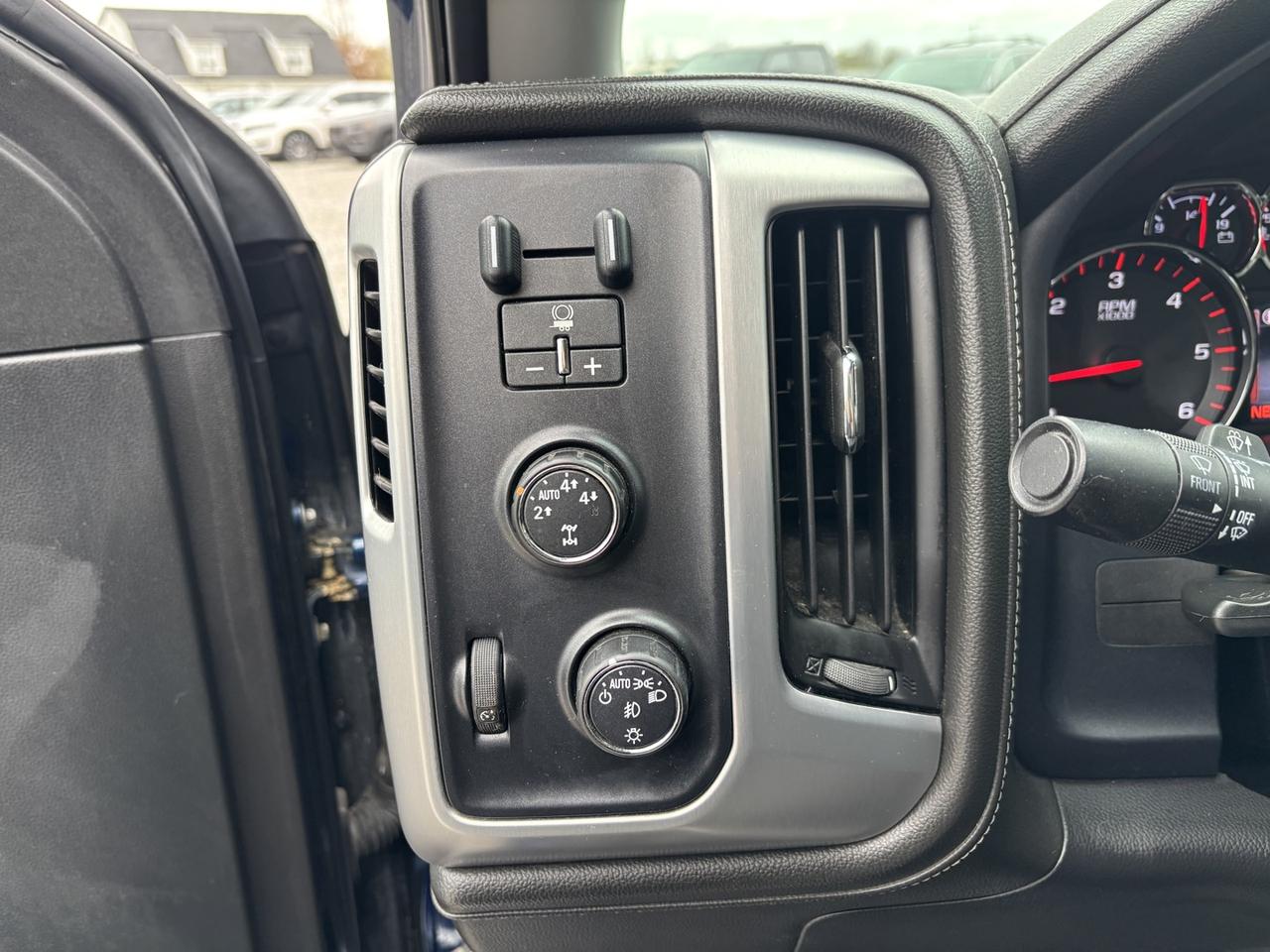 2016 GMC Sierra 1500 SLE Double Cab 4WD Photo