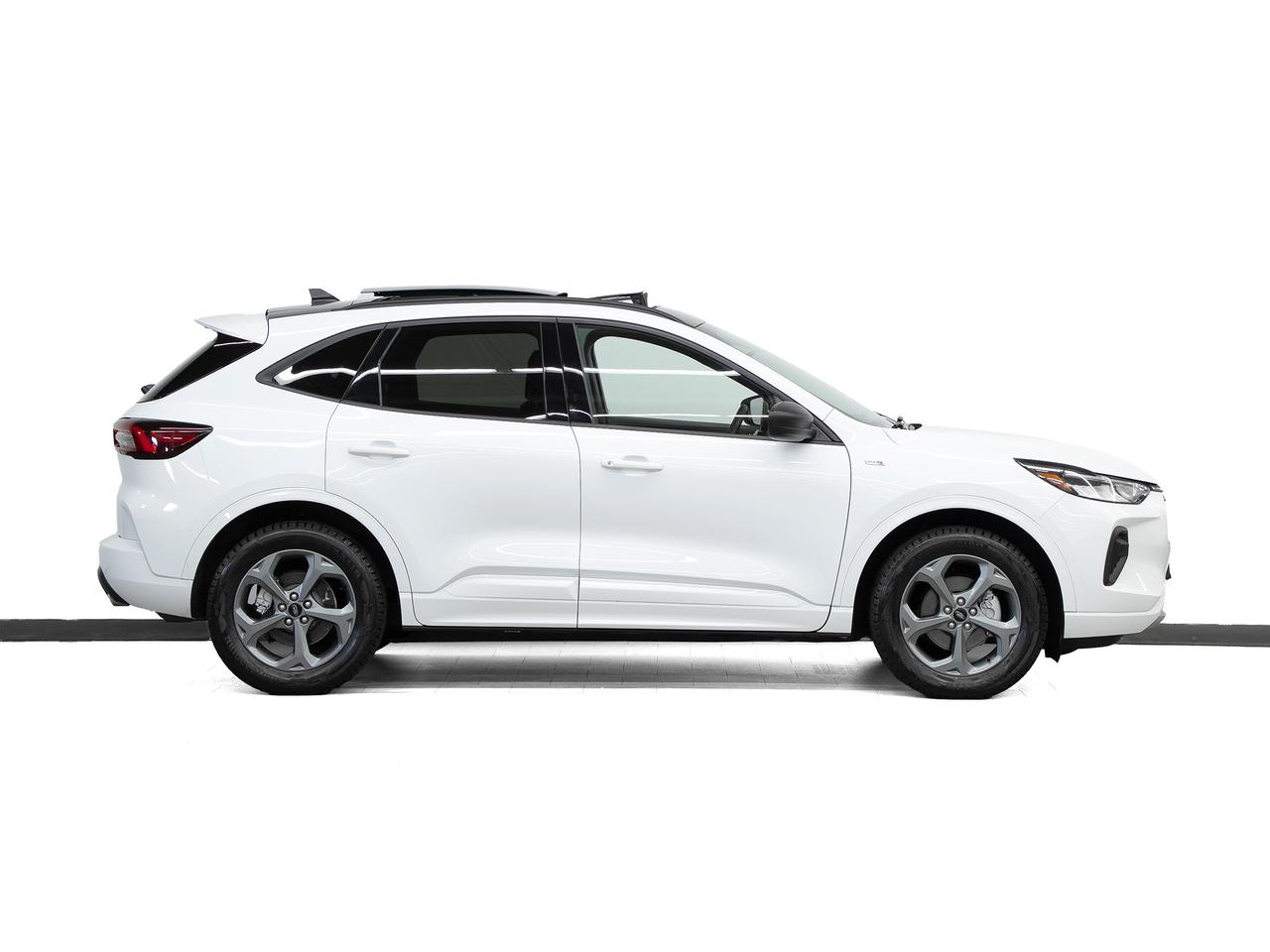 2023 Ford Escape ST-LINE AWD | Pano roof | Leather | BSM | CarPlay
