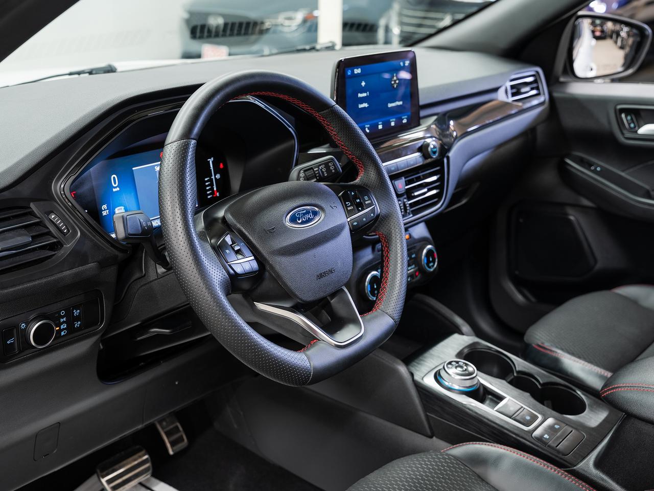 2023 Ford Escape ST-LINE AWD | Pano roof | Leather | BSM | CarPlay