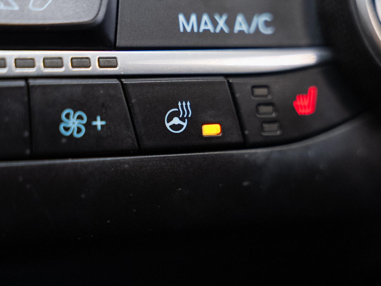 2023 Ford Escape ST-LINE AWD | Pano roof | Leather | BSM | CarPlay Photo