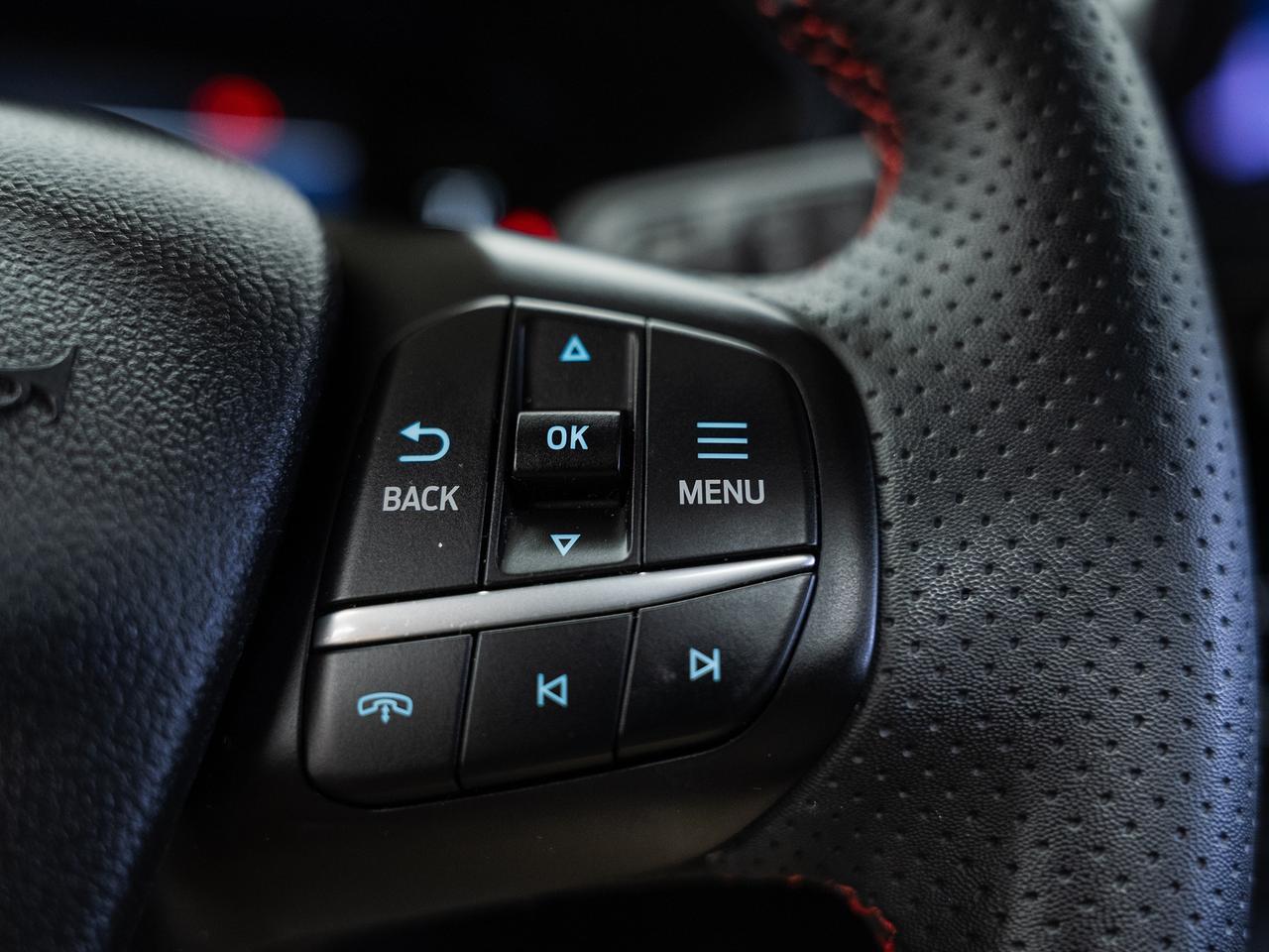 2023 Ford Escape ST-LINE AWD | Pano roof | Leather | BSM | CarPlay