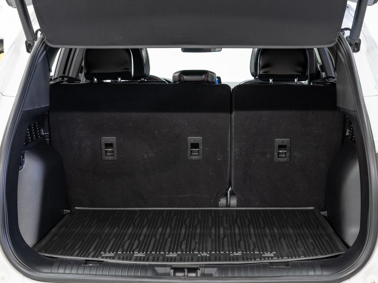2023 Ford Escape ST-LINE AWD | Pano roof | Leather | BSM | CarPlay
