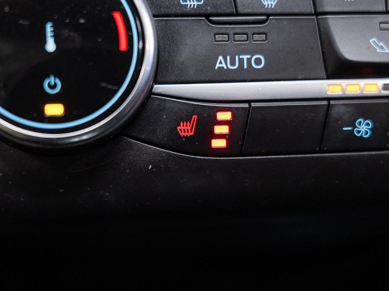 2023 Ford Escape ST-LINE AWD | Pano roof | Leather | BSM | CarPlay
