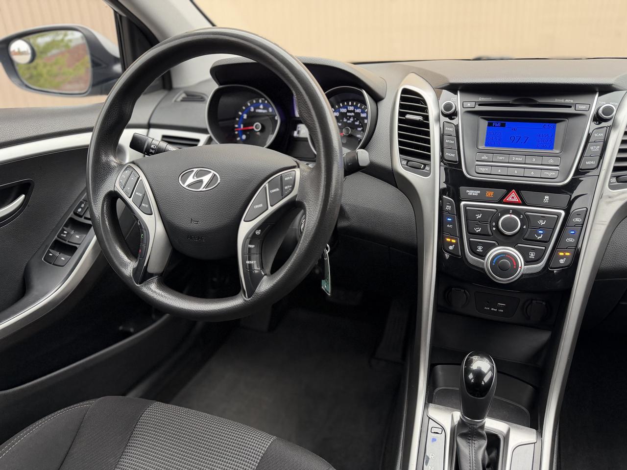 2016 Hyundai Elantra GT GL Photo