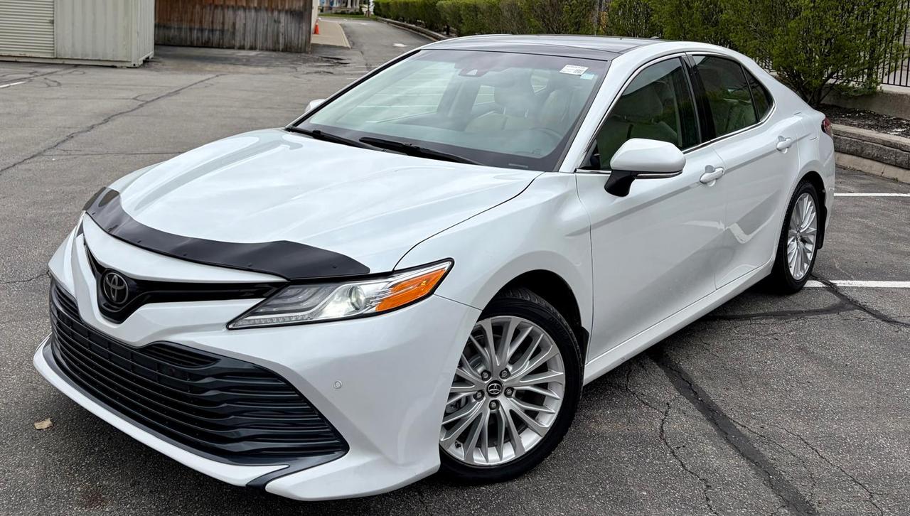 2018 Toyota Camry XLE Photo