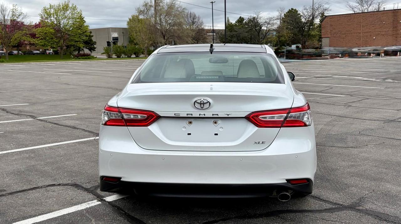 2018 Toyota Camry XLE Photo