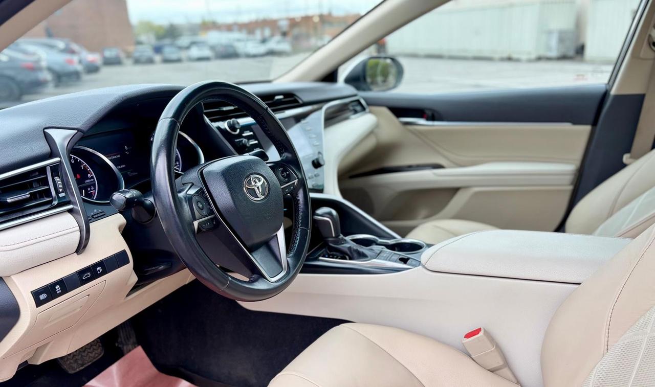 2018 Toyota Camry XLE Photo