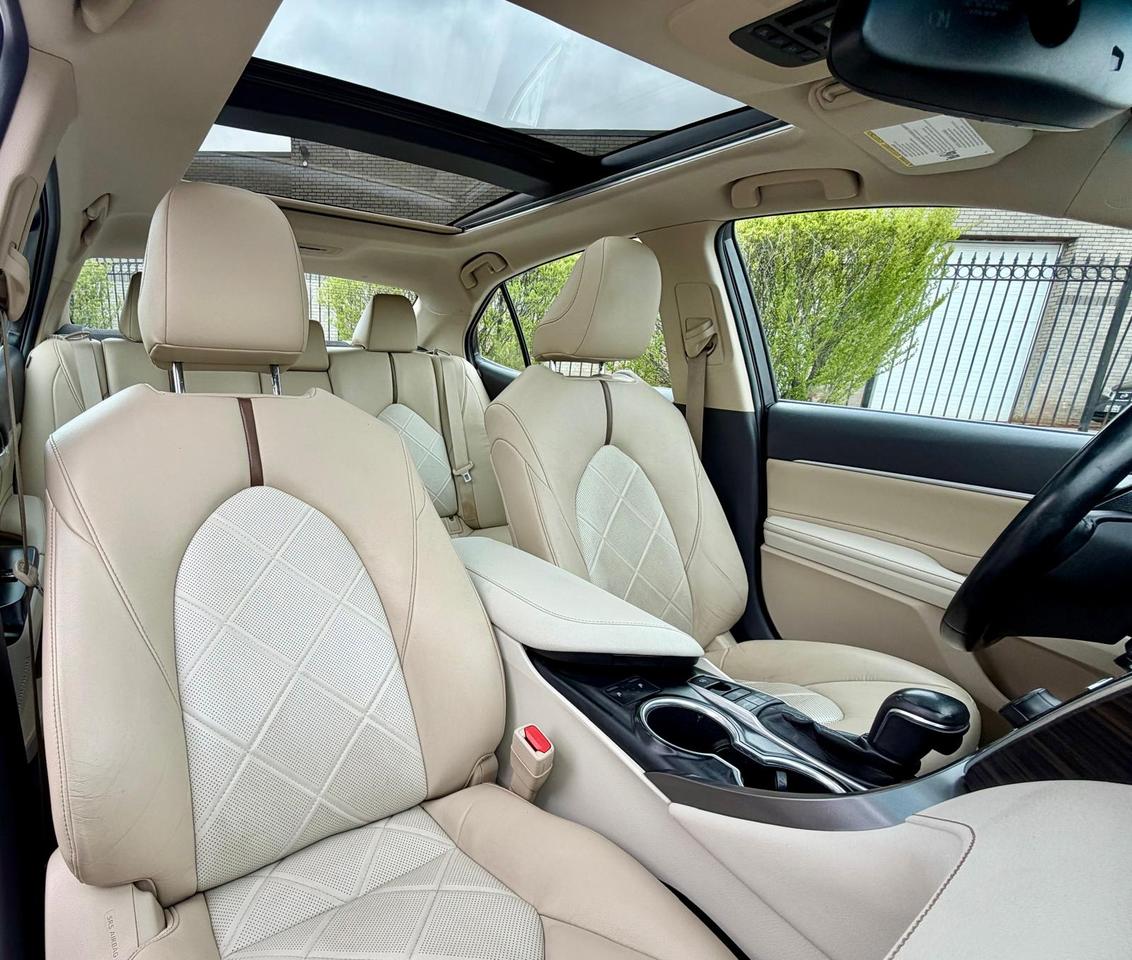 2018 Toyota Camry XLE Photo