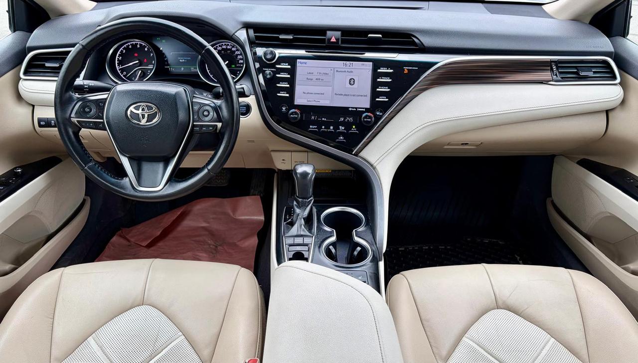 2018 Toyota Camry XLE Photo