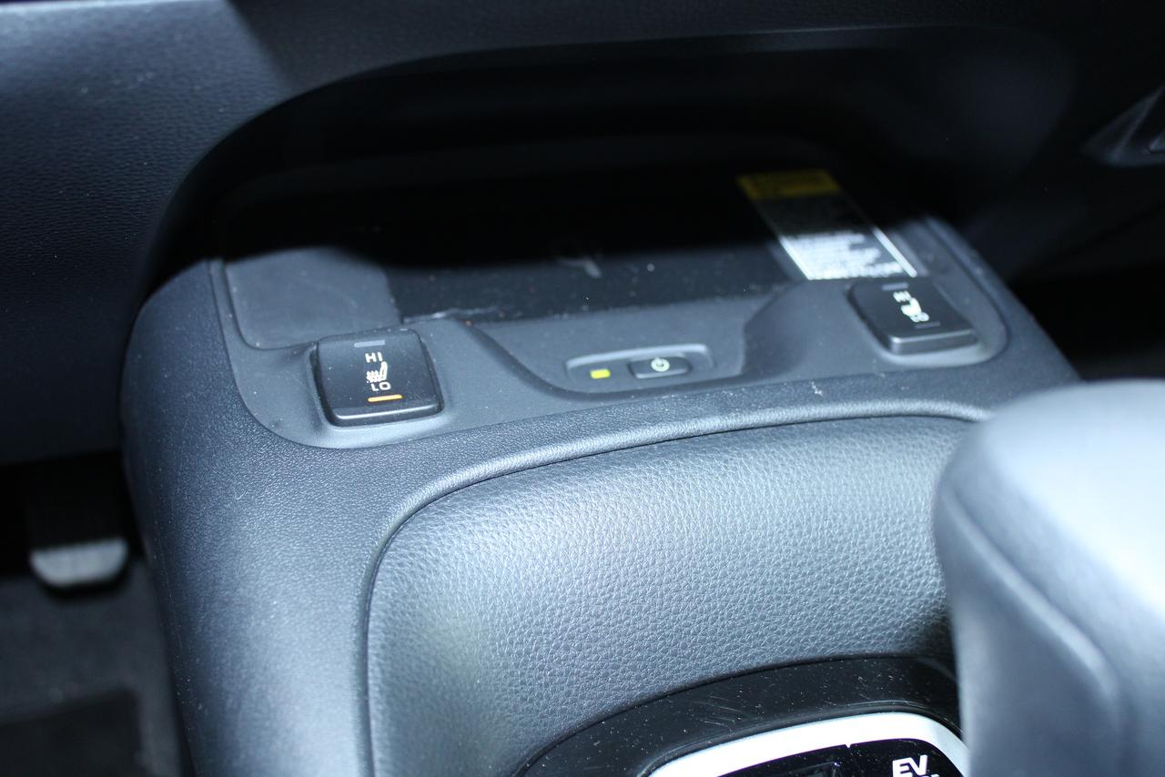 2026 Toyota Corolla Hybrid SE CVT AWD Photo3