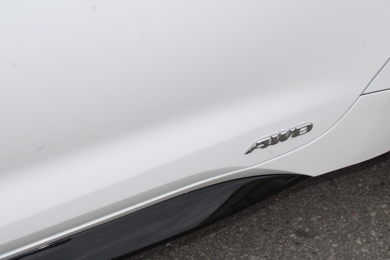 2026 Toyota Corolla Hybrid SE CVT AWD Photo
