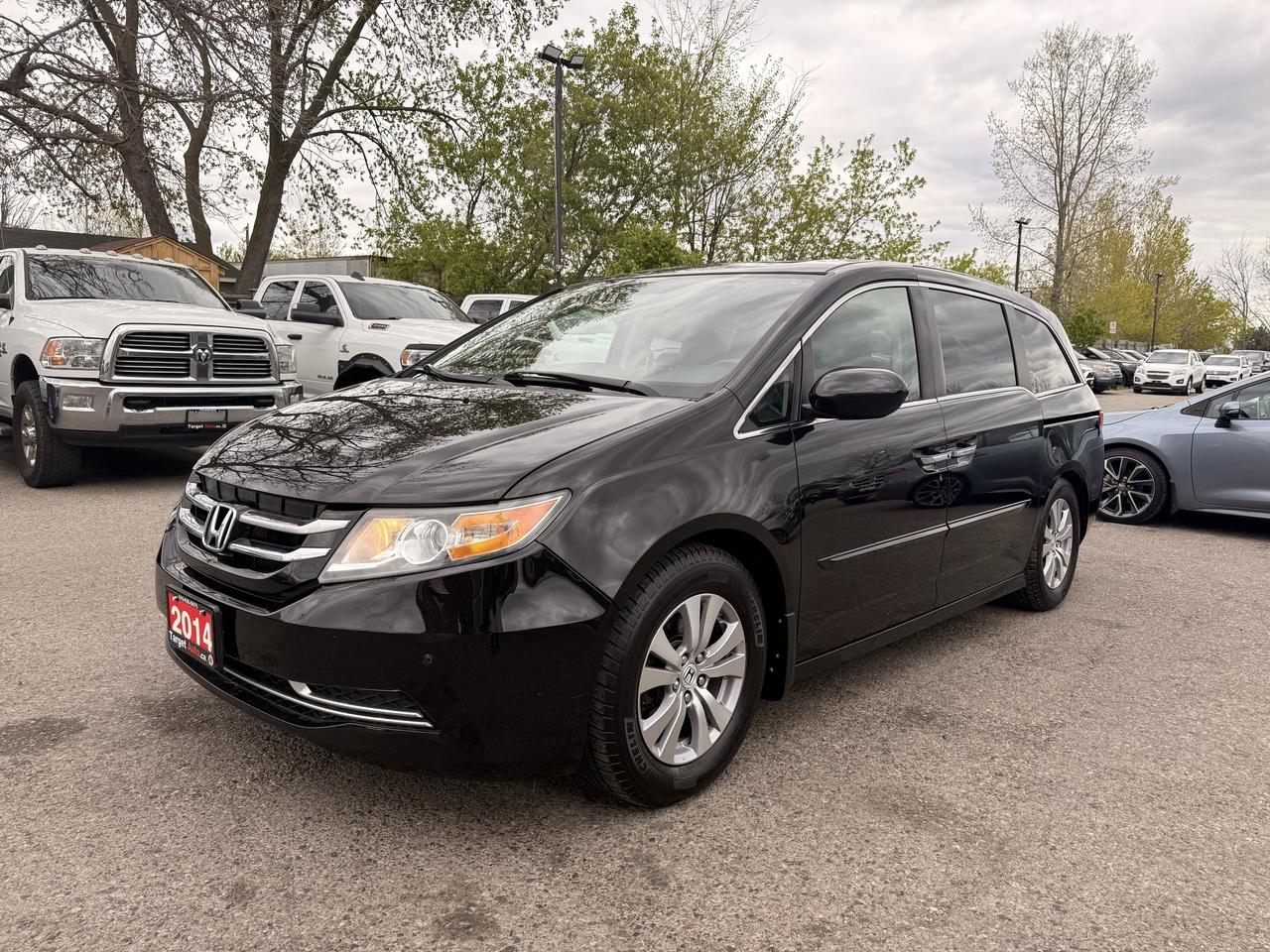 2014 Honda Odyssey EX-L | Two Sets of Wheels Photo2