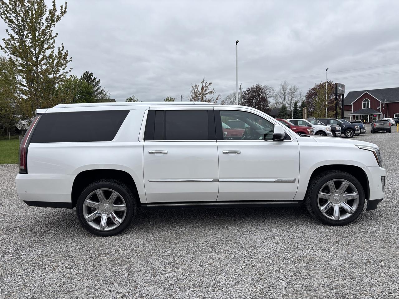 2017 Cadillac Escalade ESV Premium 4WD Photo