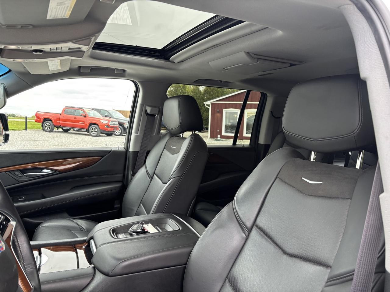 2017 Cadillac Escalade ESV Premium 4WD Photo