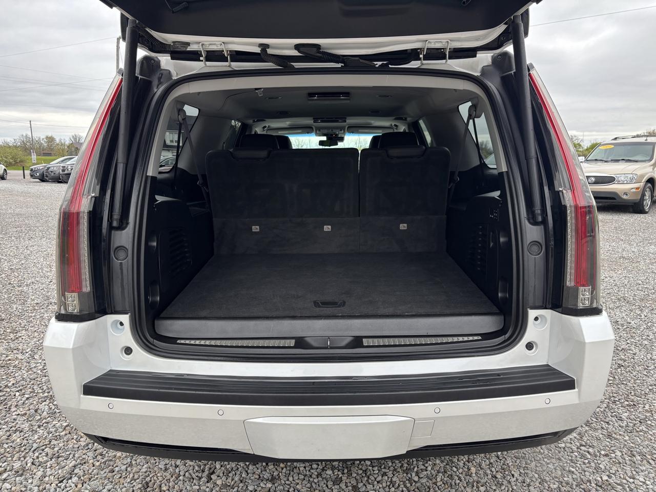 2017 Cadillac Escalade ESV Premium 4WD Photo