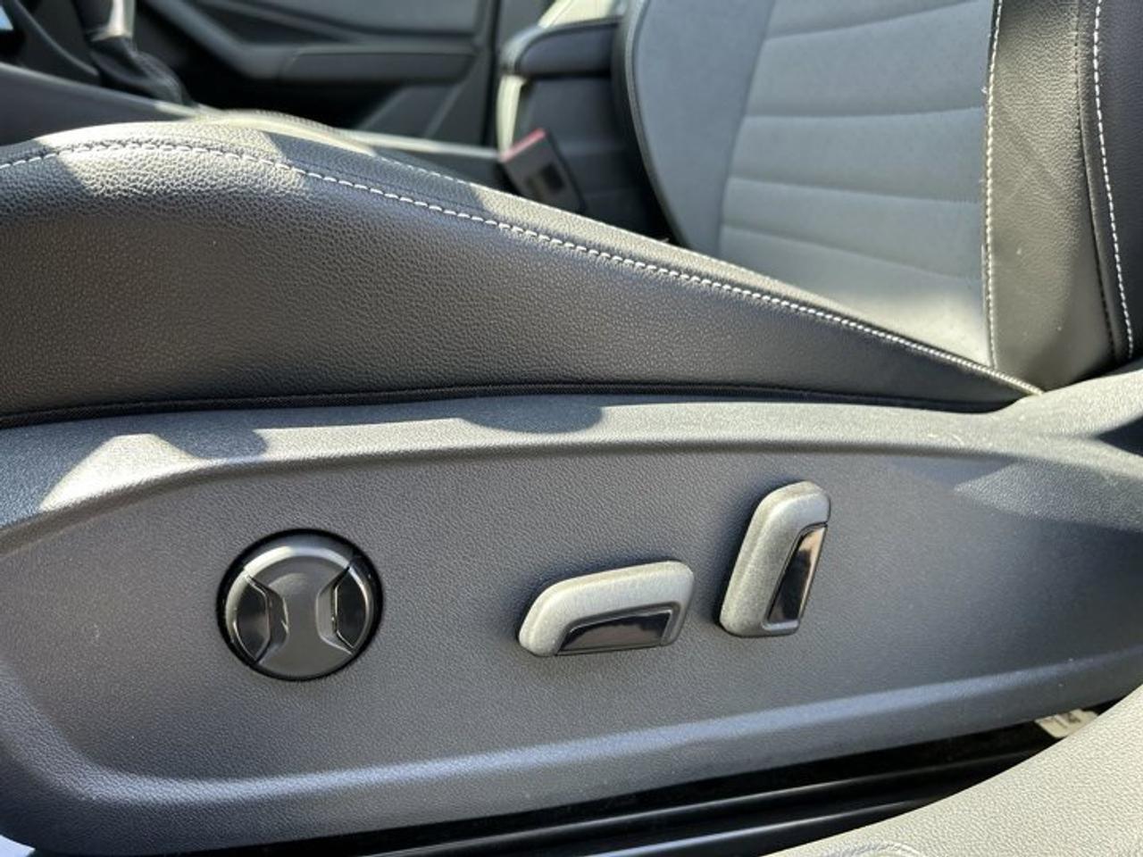 2025 Volkswagen Jetta Comfortline Auto | No Accidents | Heated Steering Photo