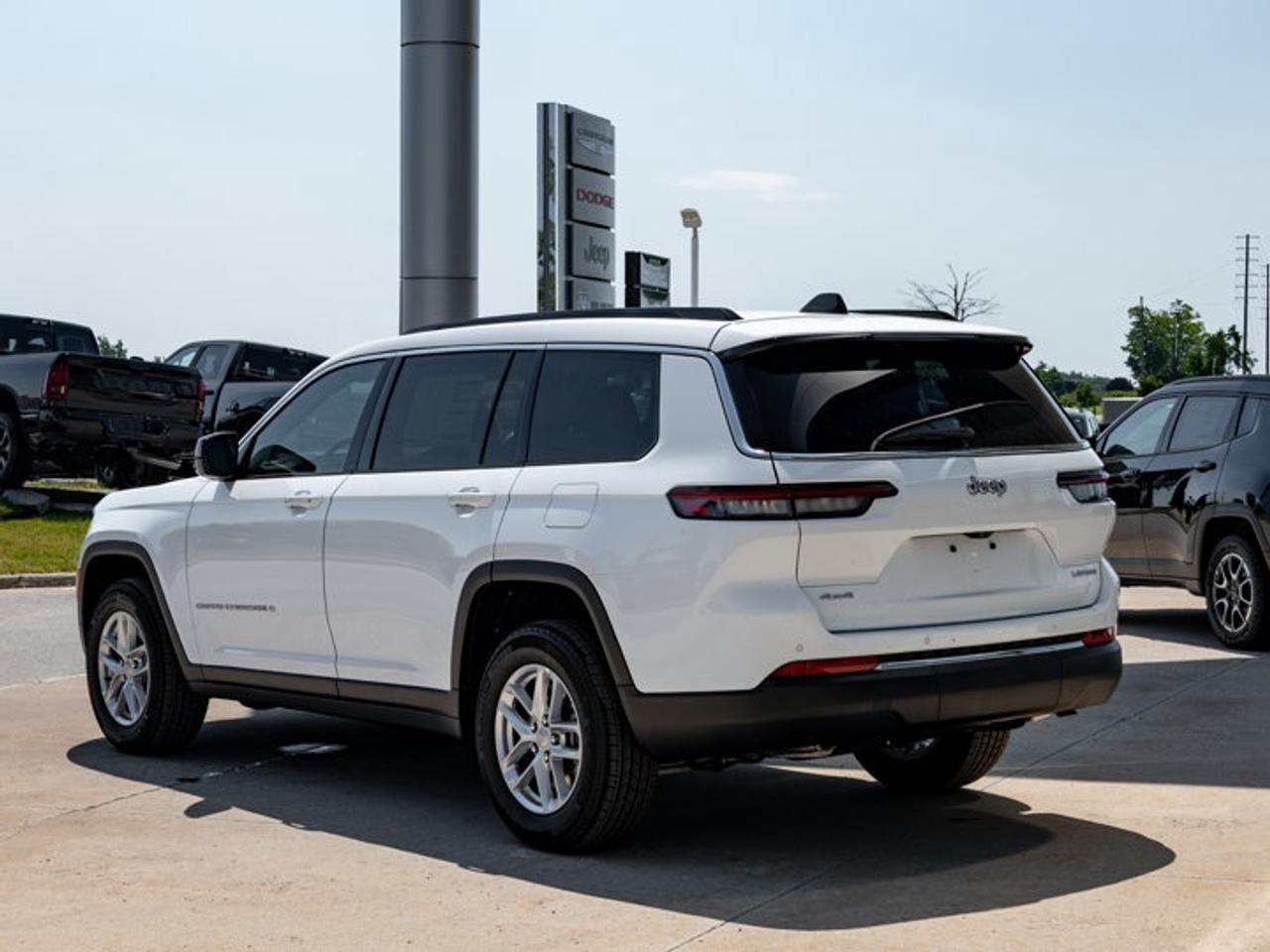 2026 Jeep Grand Cherokee L Laredo Photo