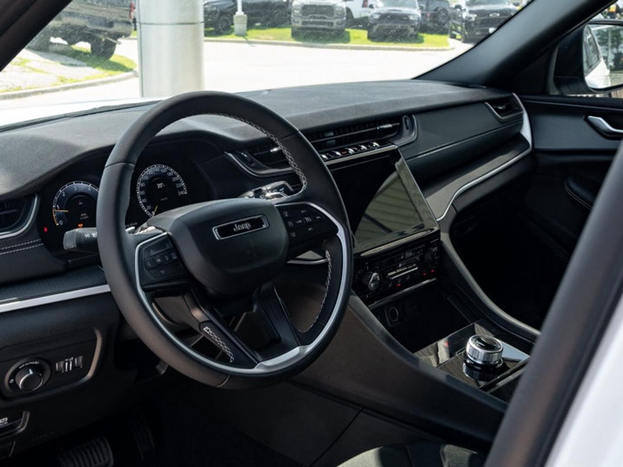 2026 Jeep Grand Cherokee L Laredo Photo