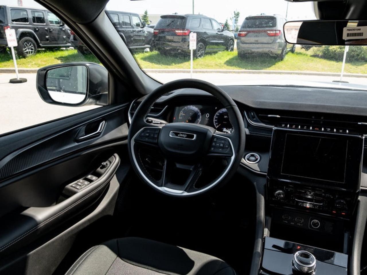 2026 Jeep Grand Cherokee L Laredo Photo