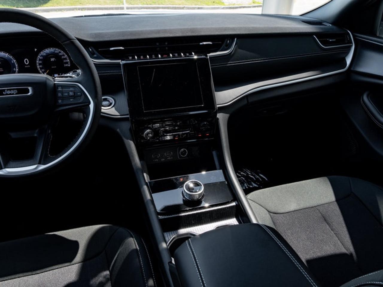 2026 Jeep Grand Cherokee L Laredo Photo