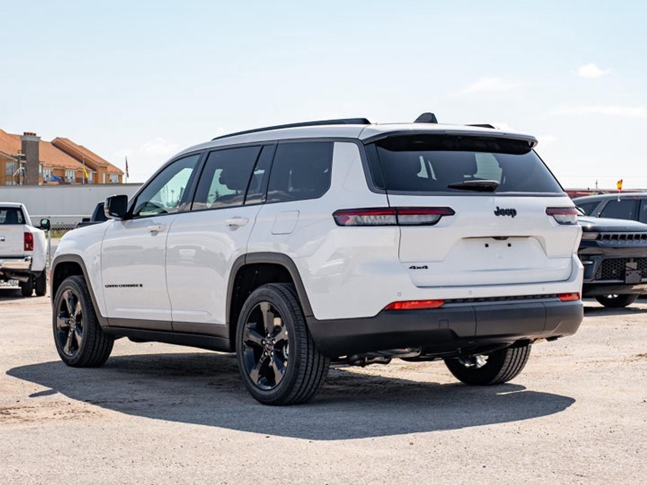2026 Jeep Grand Cherokee L ALTITUDE Photo