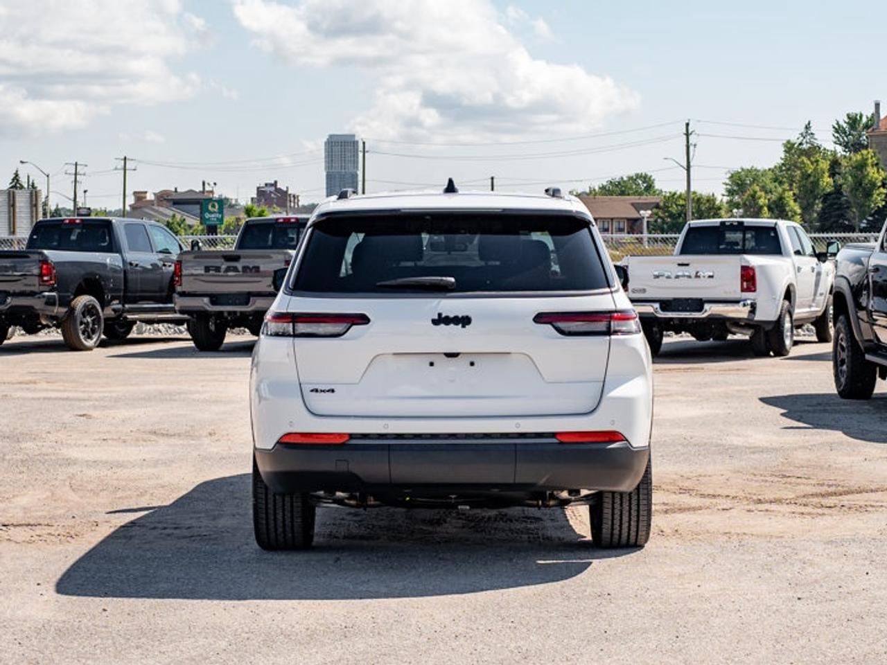 2026 Jeep Grand Cherokee L ALTITUDE Photo