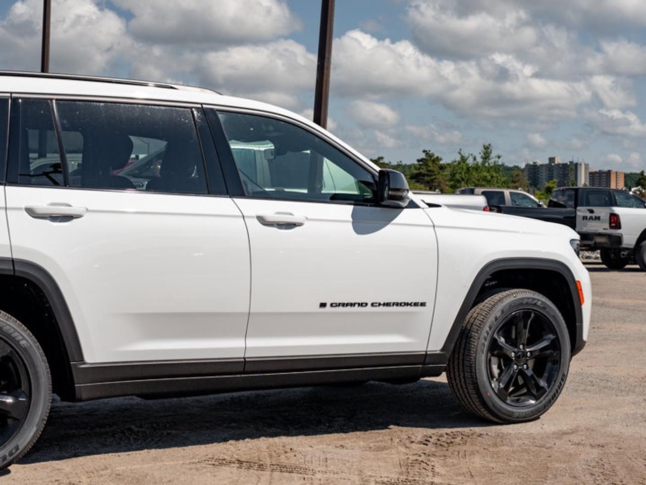 2026 Jeep Grand Cherokee L ALTITUDE Photo