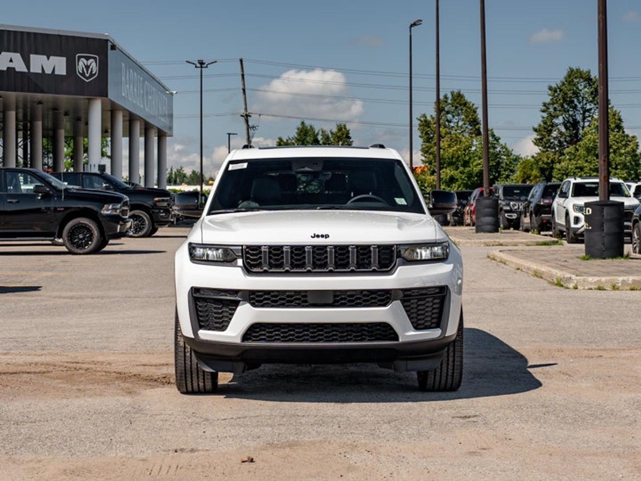 2026 Jeep Grand Cherokee L ALTITUDE Photo