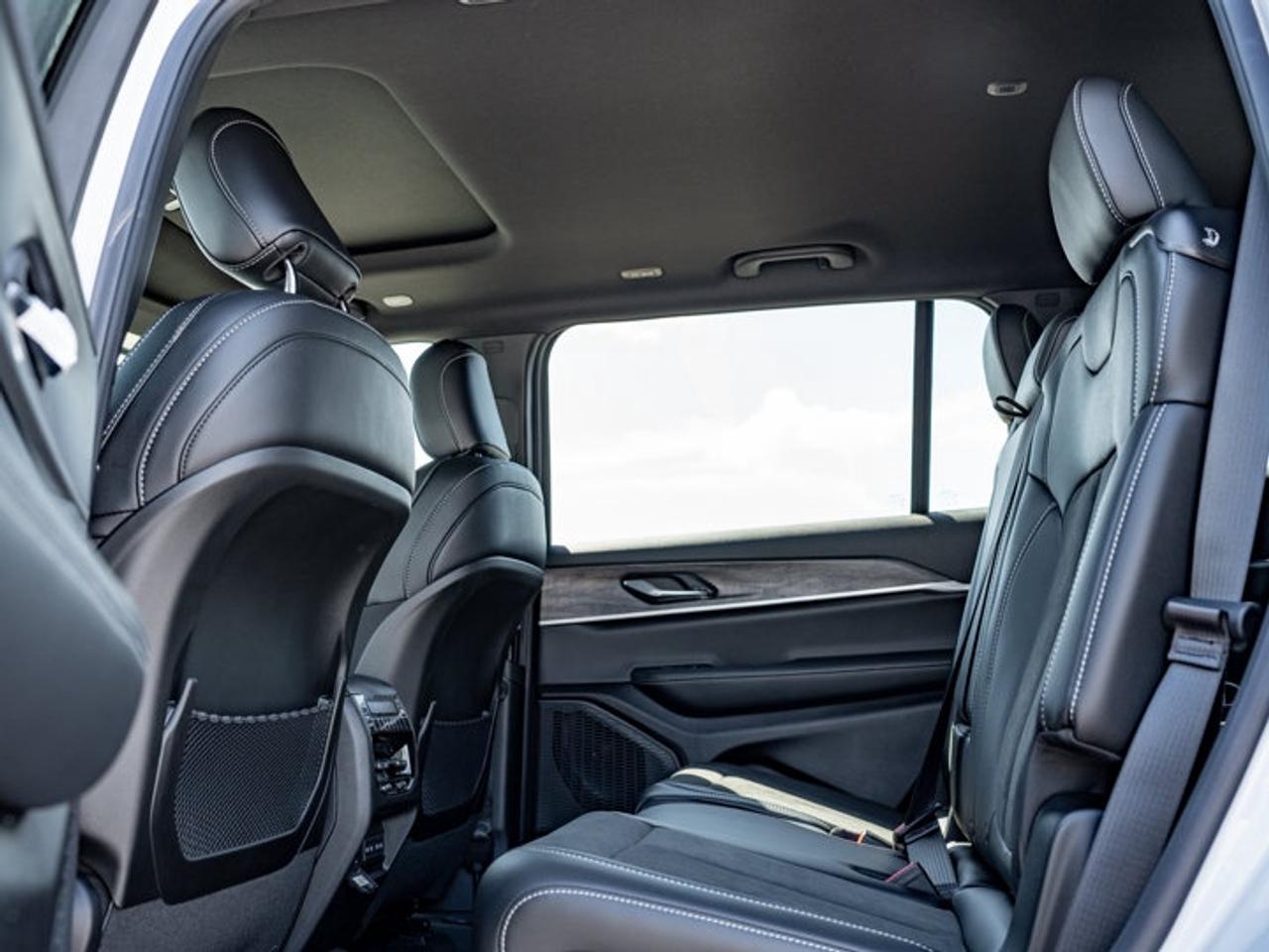 2026 Jeep Grand Cherokee L ALTITUDE Photo