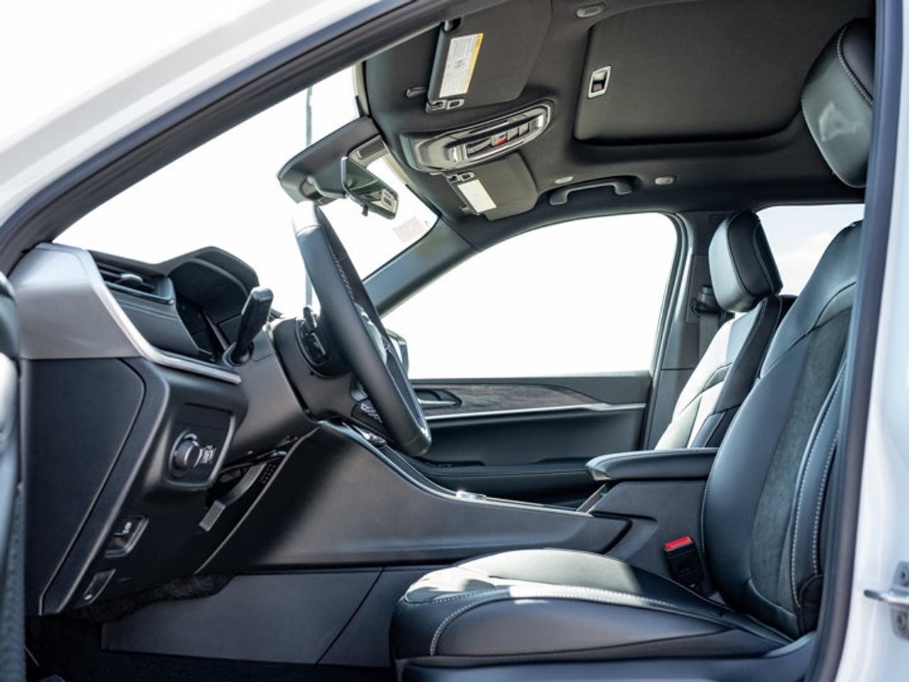 2026 Jeep Grand Cherokee L ALTITUDE Photo