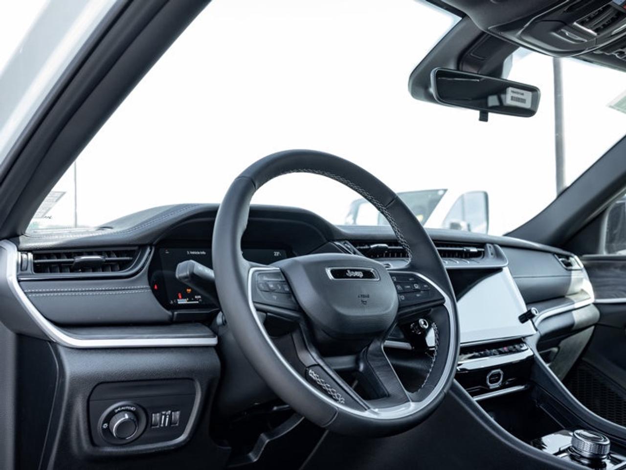 2026 Jeep Grand Cherokee L ALTITUDE Photo