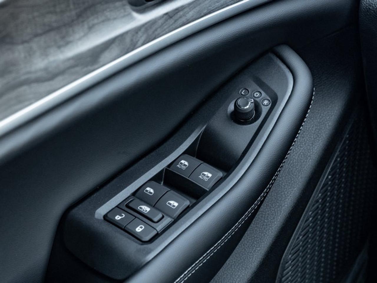 2026 Jeep Grand Cherokee L ALTITUDE Photo