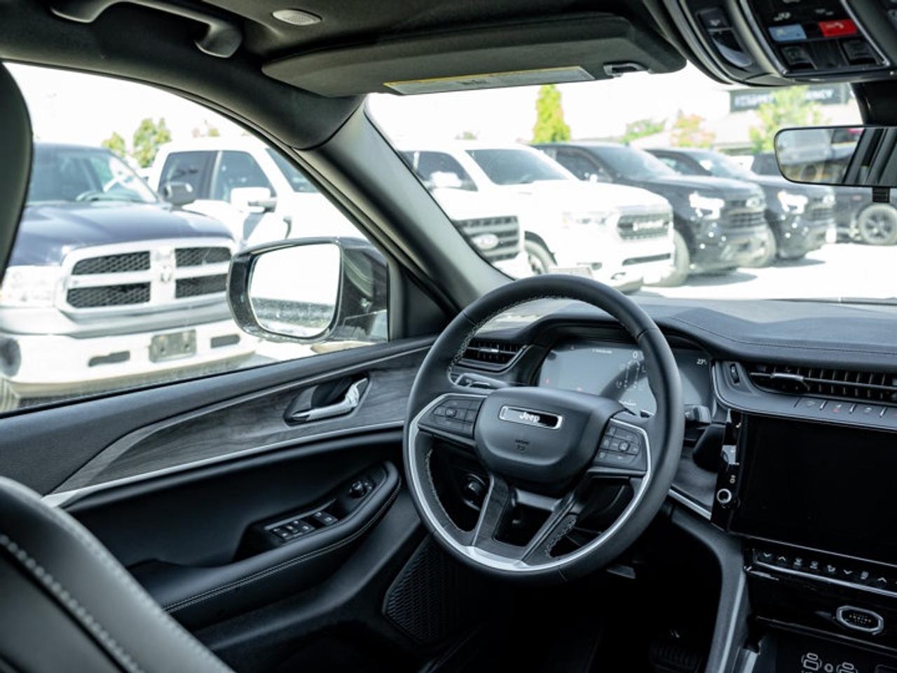 2026 Jeep Grand Cherokee L ALTITUDE Photo