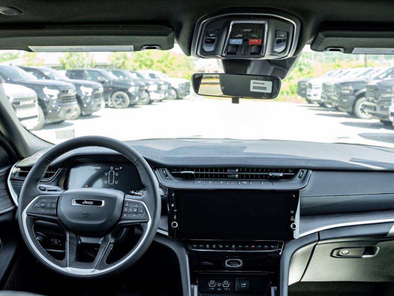 2026 Jeep Grand Cherokee L ALTITUDE Photo