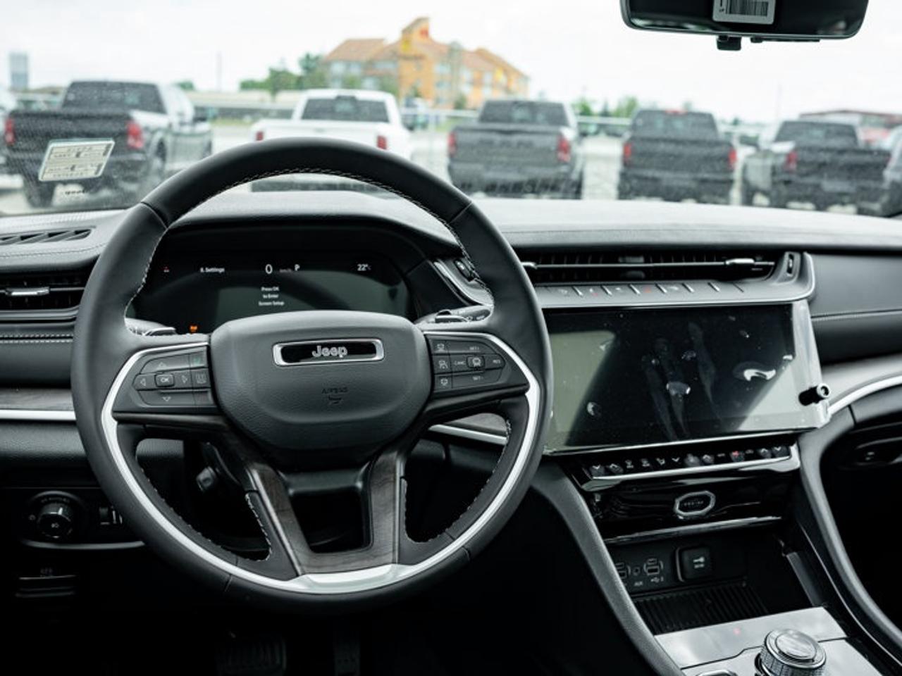 2026 Jeep Grand Cherokee L Limited Photo2