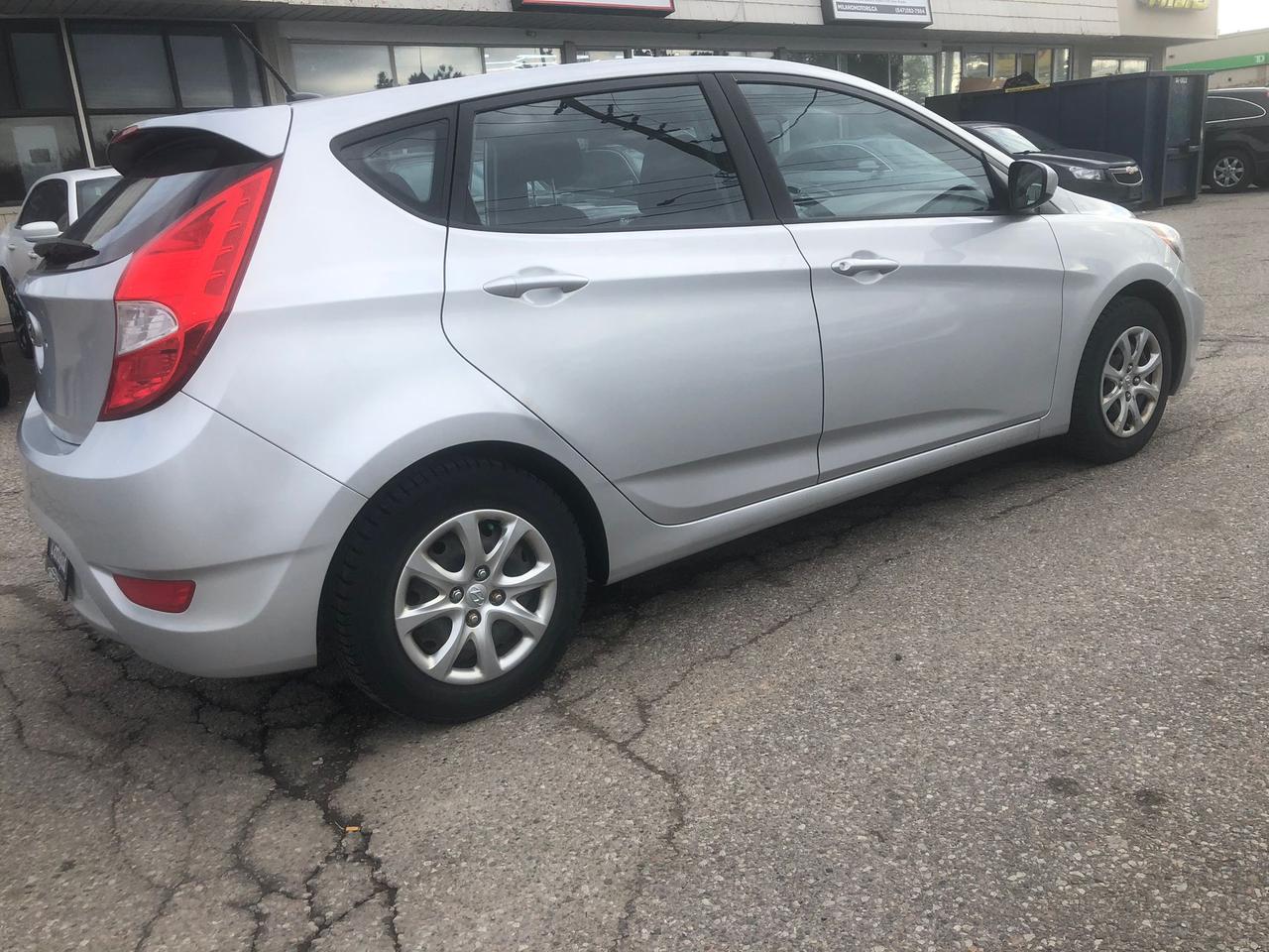 2013 Hyundai Accent GL, CERTIFIED WITH 3 YRS WARRANTY INCLUDED Photo4