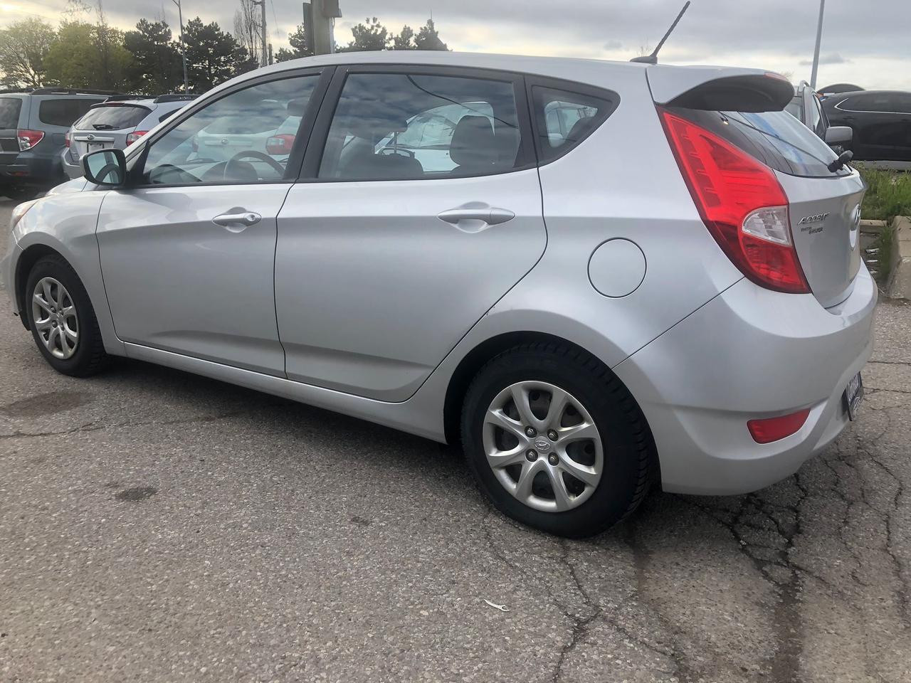 2013 Hyundai Accent GL, CERTIFIED WITH 3 YRS WARRANTY INCLUDED Photo3