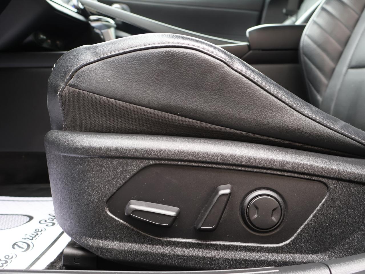 2022 Hyundai Elantra ULTIMATE TECH CERTIFIED *SERVICE RECORDS*2nd WINTER* CAMERA NAV BLUETOOTH LEATHER HEATED SEATS SUNROOF CRUISE ALLOYS Photo