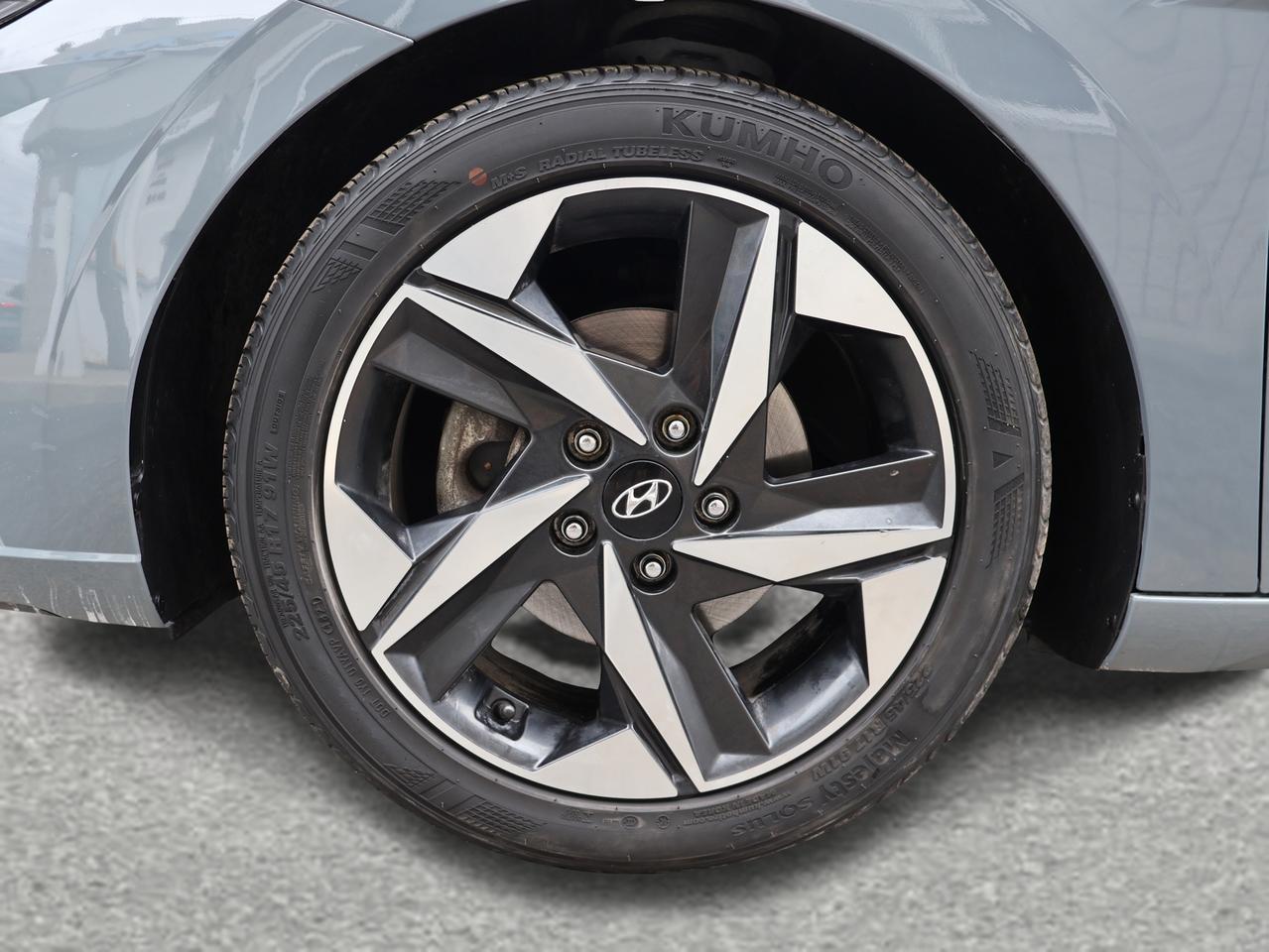 2022 Hyundai Elantra ULTIMATE TECH CERTIFIED *SERVICE RECORDS*2nd WINTER* CAMERA NAV BLUETOOTH LEATHER HEATED SEATS SUNROOF CRUISE ALLOYS Photo