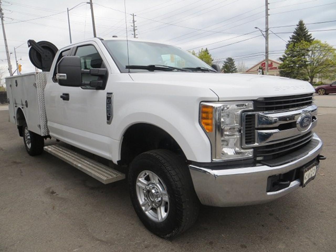 2017 Ford SUPER DUTY F-250 SRW CERTIFIED, 4X4, 8 FT UTILITY DECK,LOW KM ONLY 149K Photo