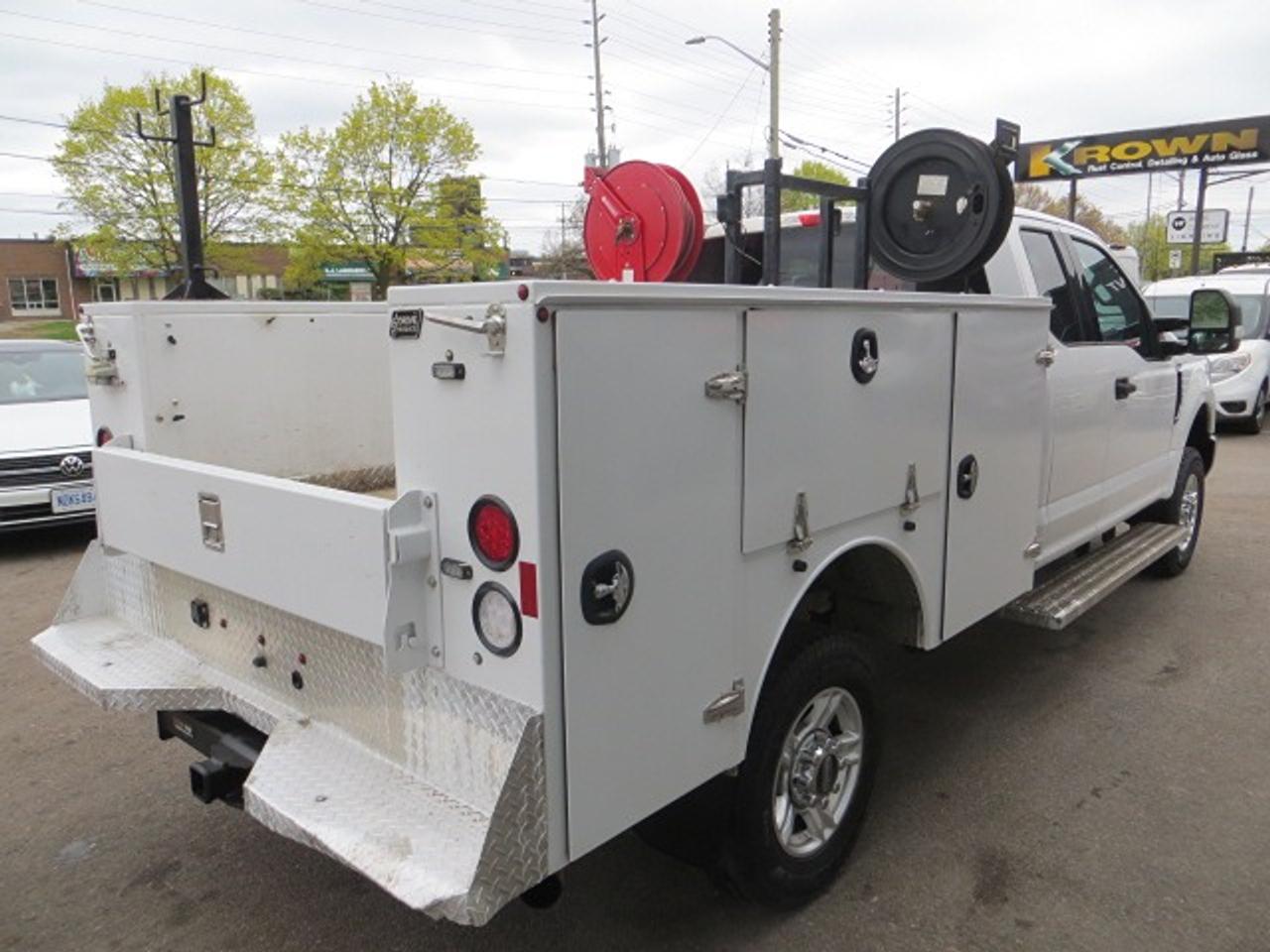 2017 Ford SUPER DUTY F-250 SRW CERTIFIED, 4X4, 8 FT UTILITY DECK,LOW KM ONLY 149K Photo