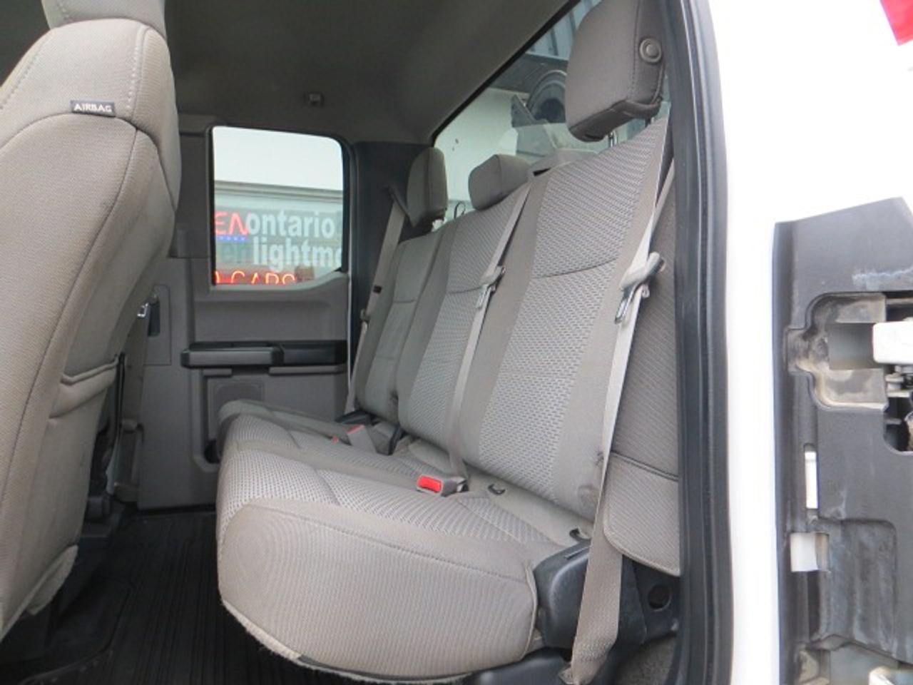 2017 Ford SUPER DUTY F-250 SRW CERTIFIED, 4X4, 8 FT UTILITY DECK,LOW KM ONLY 149K Photo