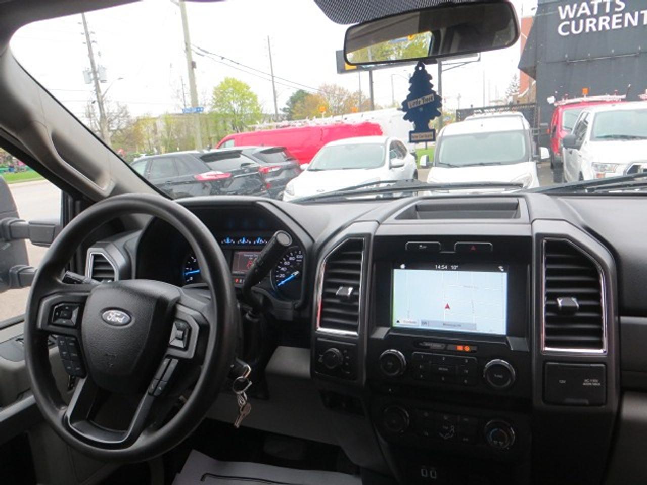 2017 Ford SUPER DUTY F-250 SRW CERTIFIED, 4X4, 8 FT UTILITY DECK,LOW KM ONLY 149K Photo