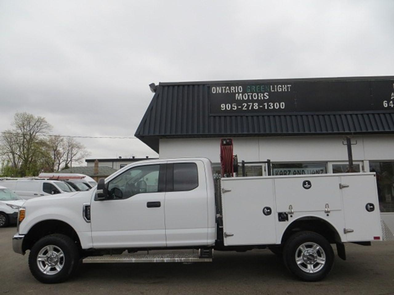 2017 Ford SUPER DUTY F-250 SRW CERTIFIED, 4X4, 8 FT UTILITY DECK,LOW KM ONLY 149K Photo0