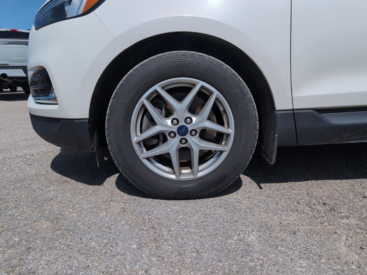 2022 Ford Edge SEL AWD Photo