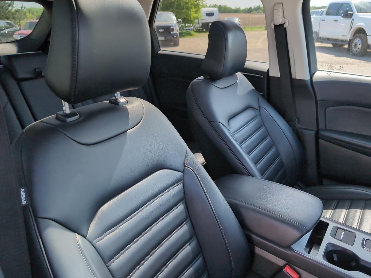 2022 Ford Edge SEL AWD Photo